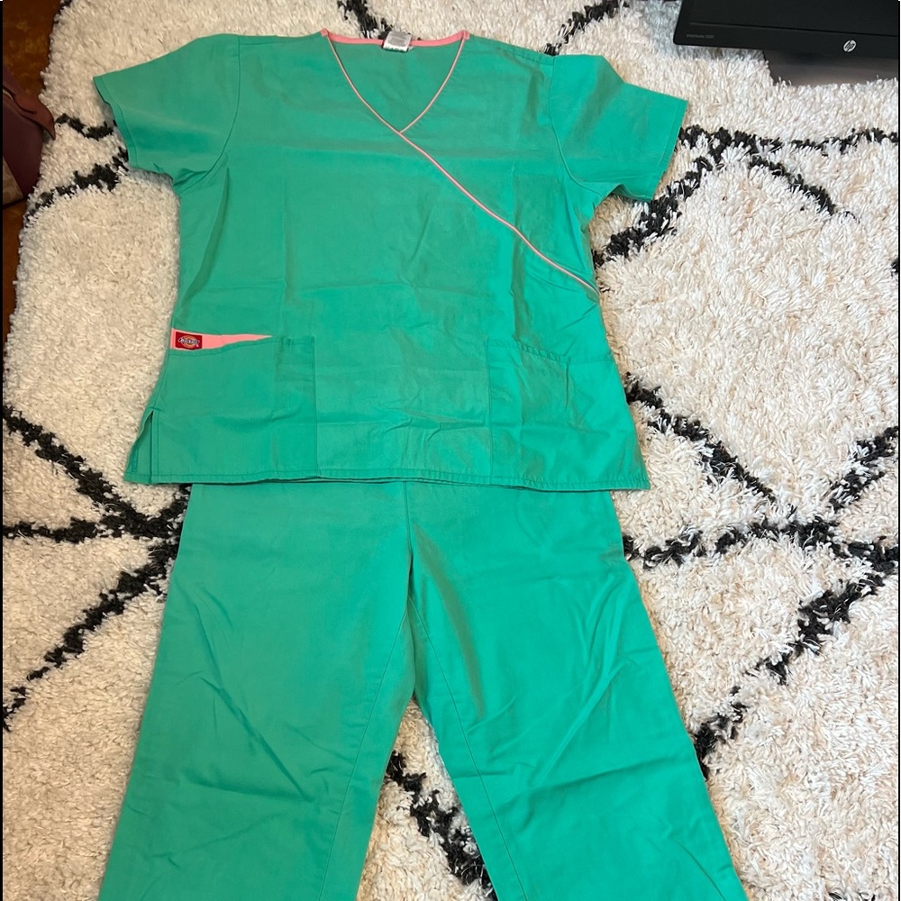 Dickies scrub set